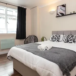 city-centre-apartment.cambridgehotelsuk.com/